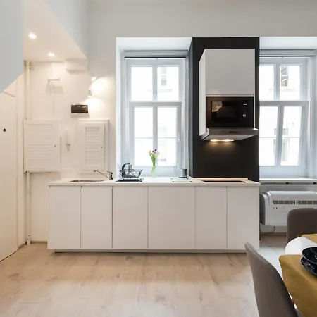 Lazar Opera House Apartmán *