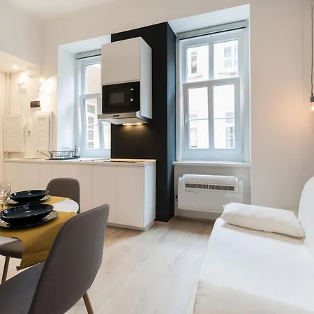 Lazar Opera House Apartmán *