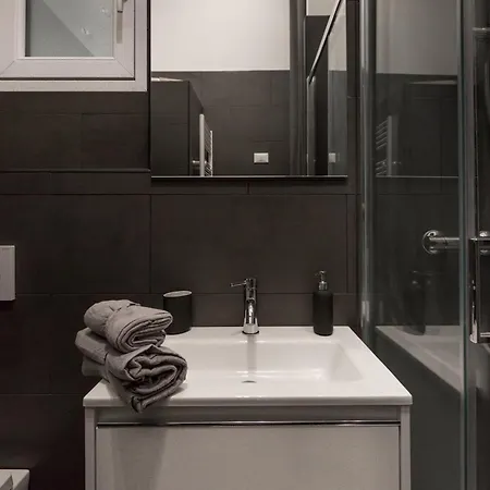 Lazar Opera House Apartman *